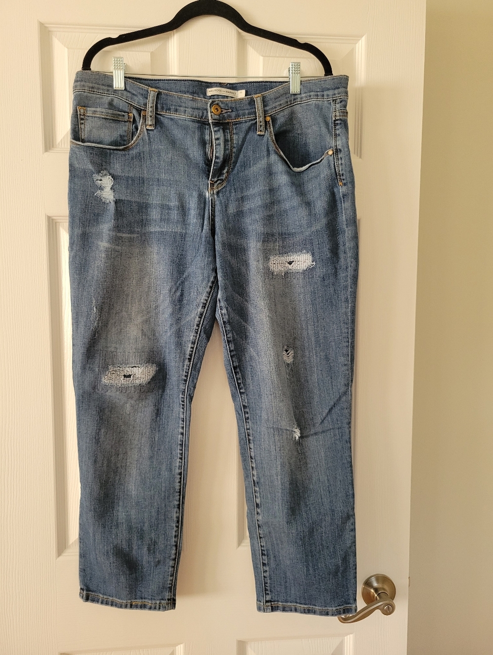 Women's Melrose And Market Size 32 Light Wash Distressed Straight Leg Jeans
